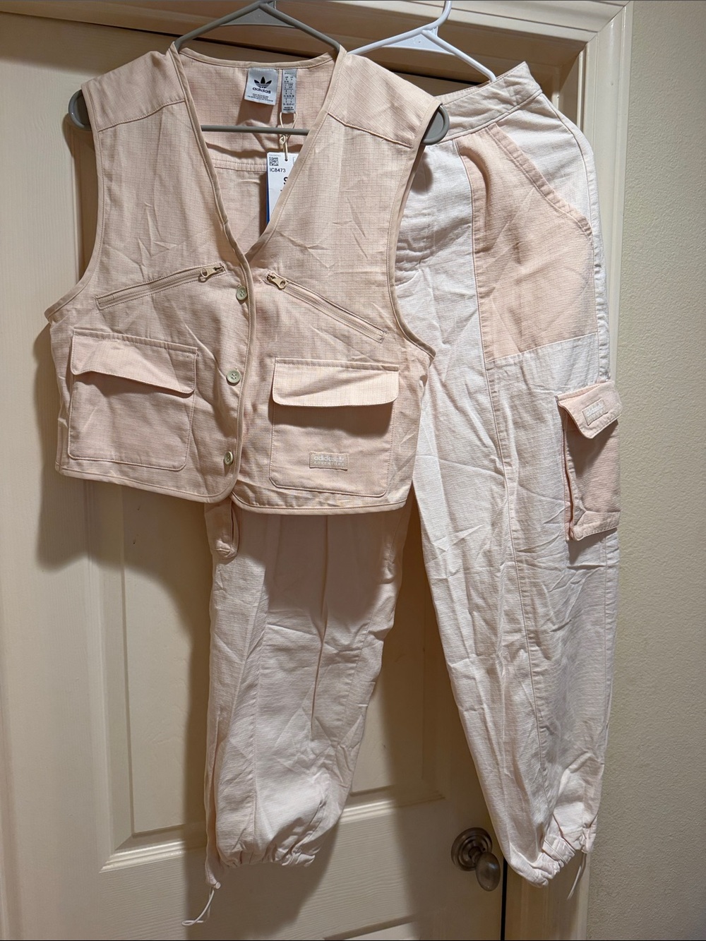 Adidas Women’s tan Utility Vest & Cargo Joggers Set top S pant 4
